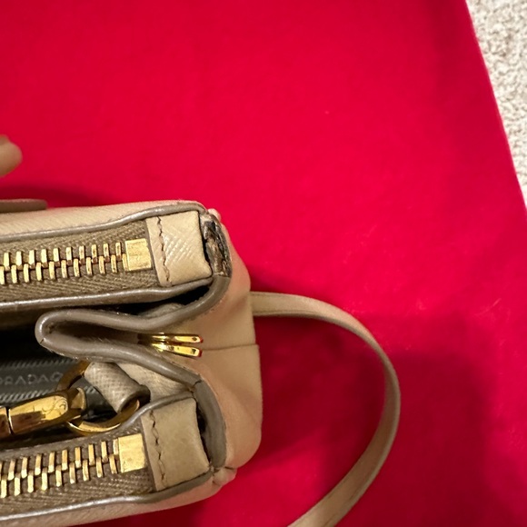 Prada saffiano bag (medium) - Picture 9 of 15